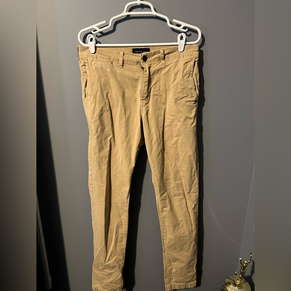 32x34 American Eagle Khakis Ne(x)t Flex